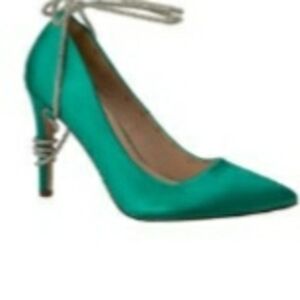 Chase + Chloe Green Heels NWT